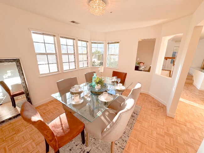 Photo - 115 Thatcher Ln