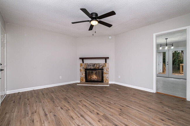 Photo - 6024 Olinda St