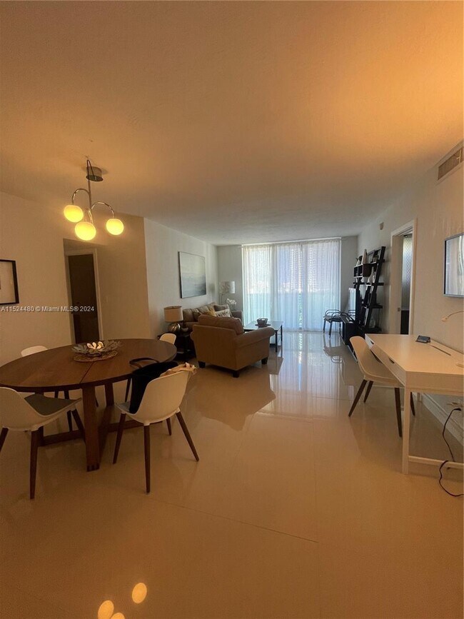 Building Photo - 3801 S Ocean Dr Unit #15V Rental