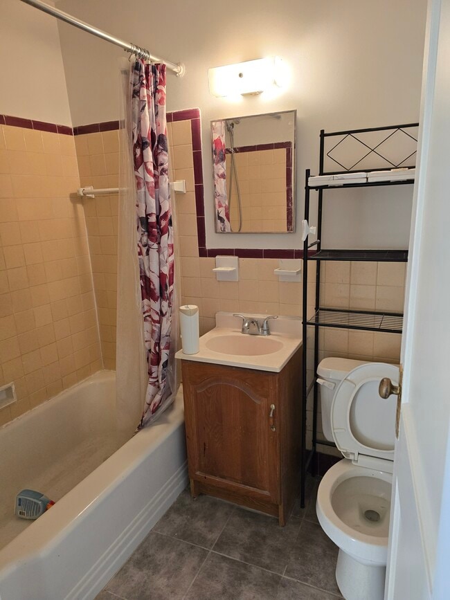 Building Photo - 1441 Hellerman St Unit 1441 Hellerman