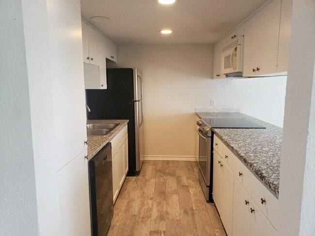 Photo - 14801 Compass St Unit 14