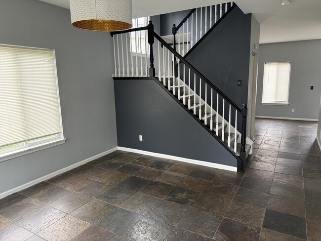 Photo - 384 Reston Cir