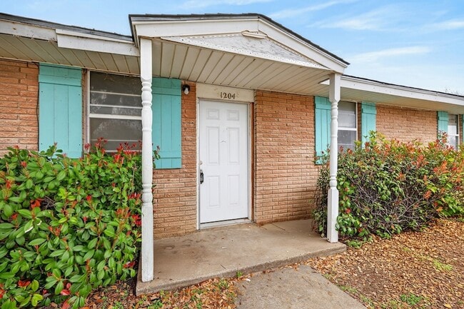 Photo - 1200 NW 3rd Ave