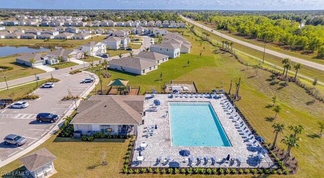 Photo - 19558 Fairhill Ct