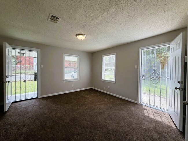 Photo - 432 W Peebles Rd