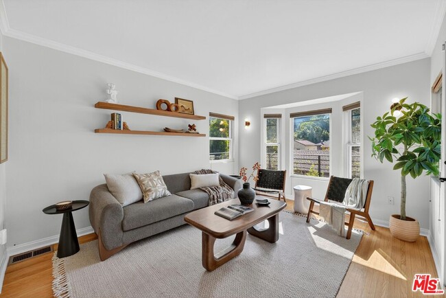 Building Photo - 1515 Rendall Pl