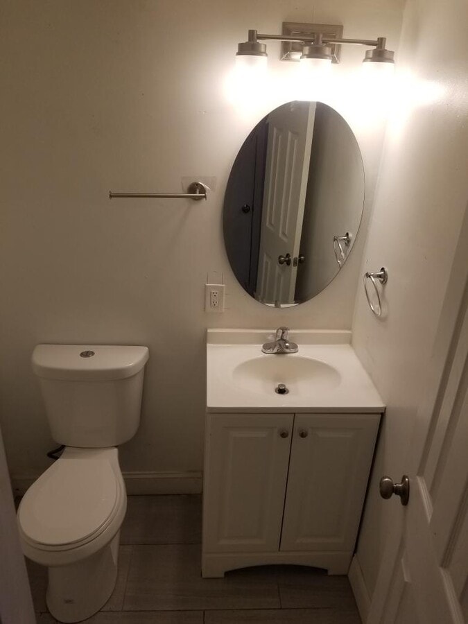 Photo - 1741 Addison Rd S