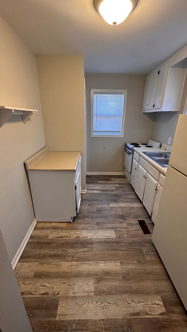 Photo - $525 - 1 bed 1 bath Duplex Unit 1421 E Lincoln