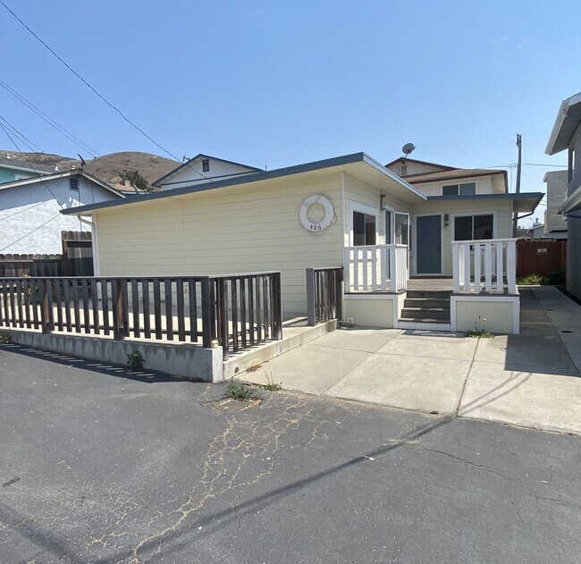 Photo - 486 Trinidad St