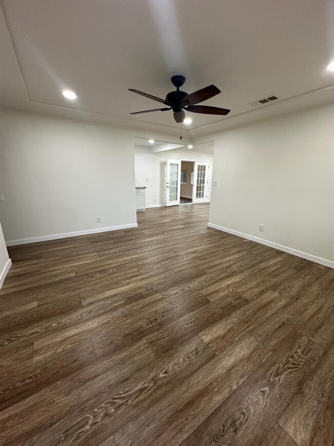 Photo - 4554 N Manila Ave