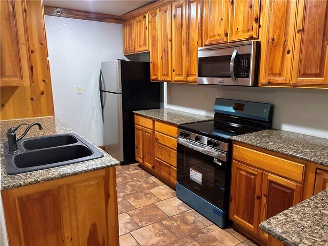 Photo - 15258 Shipe Rd
