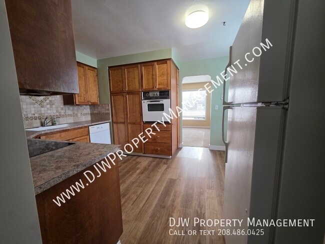 Photo - 624 W Linden St