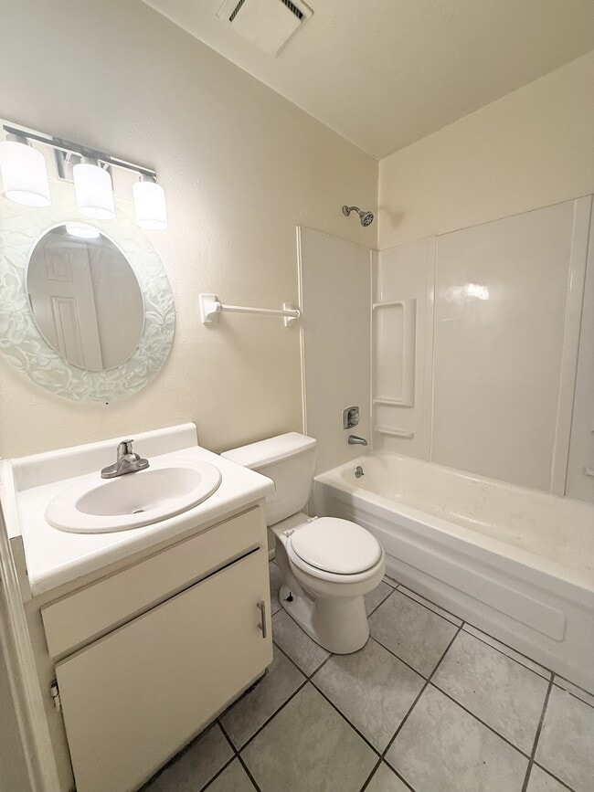 Photo - 1625 42nd St