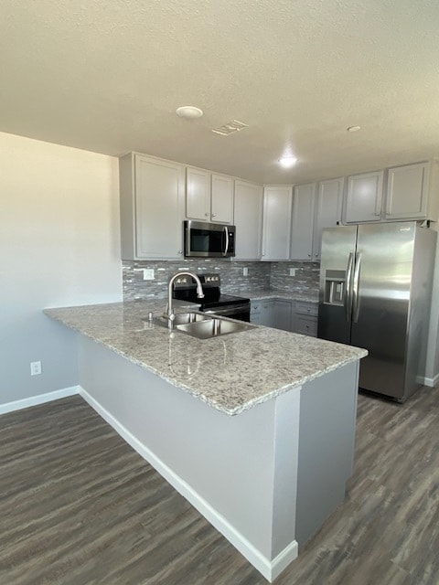 beautifully appointed kitchen with top of the line frigidaire appliances, granite countertops - 3876 County Road 123 Unit B or C