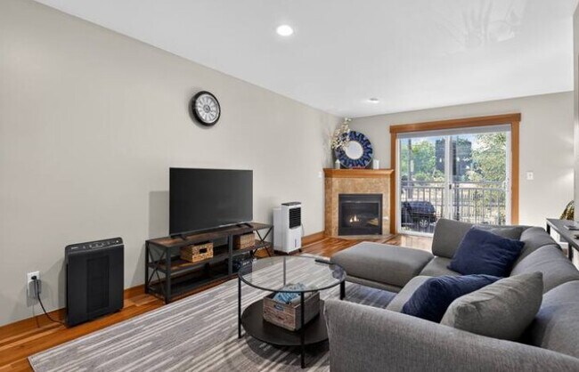 Photo - 9237 17th Ave SW