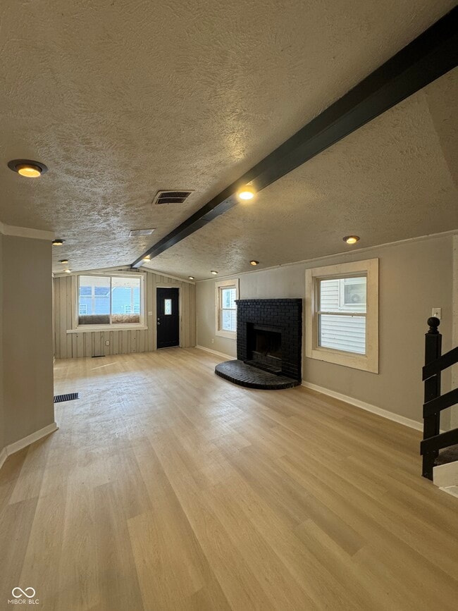 Photo - 250 Koehne St