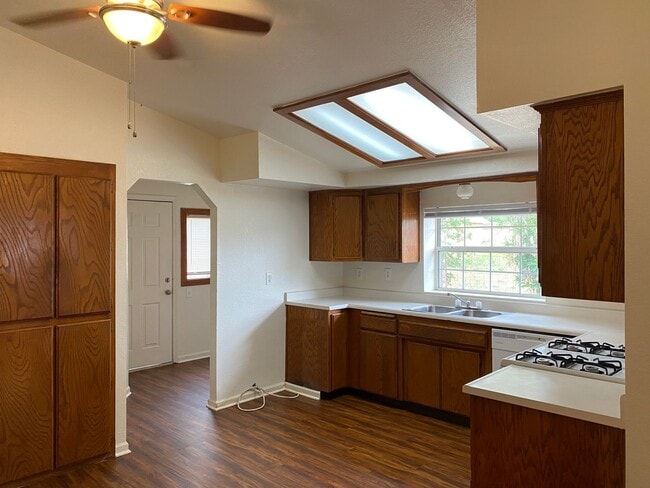 Photo - Well maintained home in convenient location w/seasonal landscaping incl.