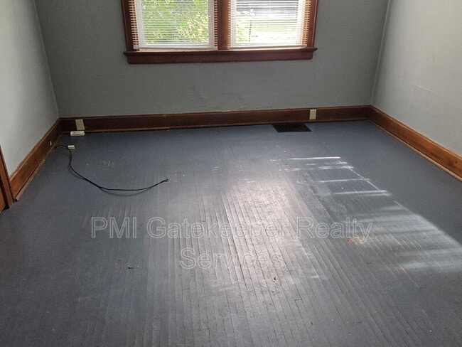 Photo - 4370 St Lawrence Ave Unit Apt 1