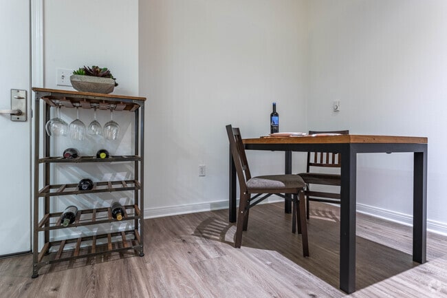 1HAB, 1BA - A3 - 868 ft² - Chateau Woods