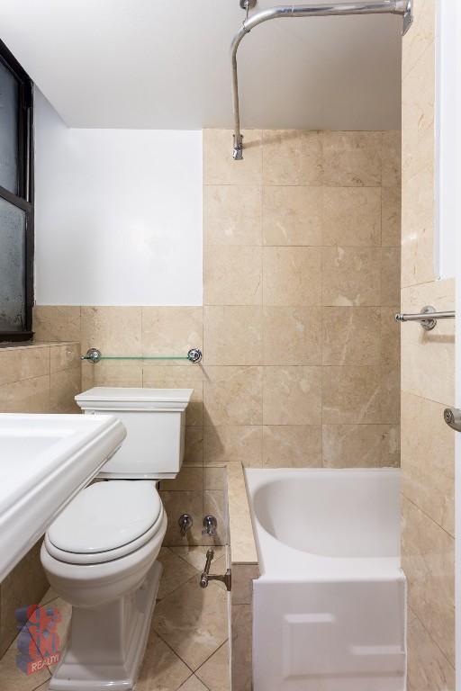 722 Tenth Avenue (49th & 50th St), #2C