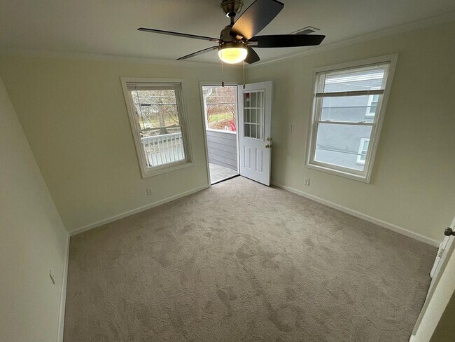 Photo - 401 Angier Ave NE