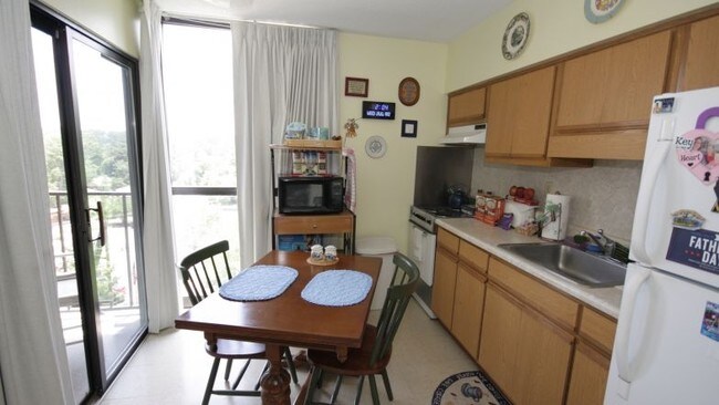 CampbellStone in Sandy Springs Apartments For Rent in