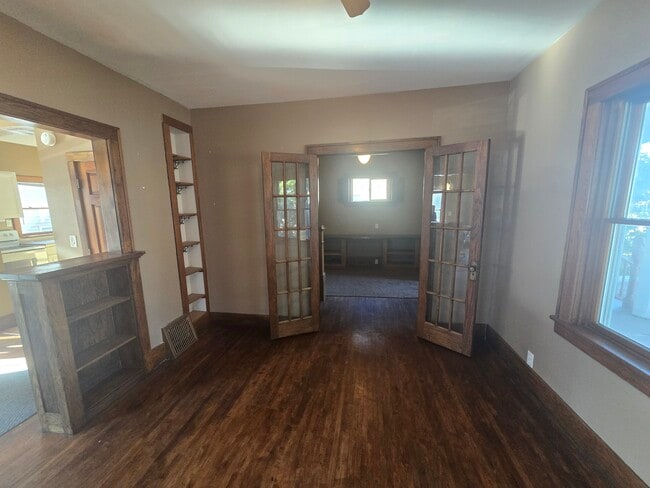 Photo - 802-811 11th Ave N Casa