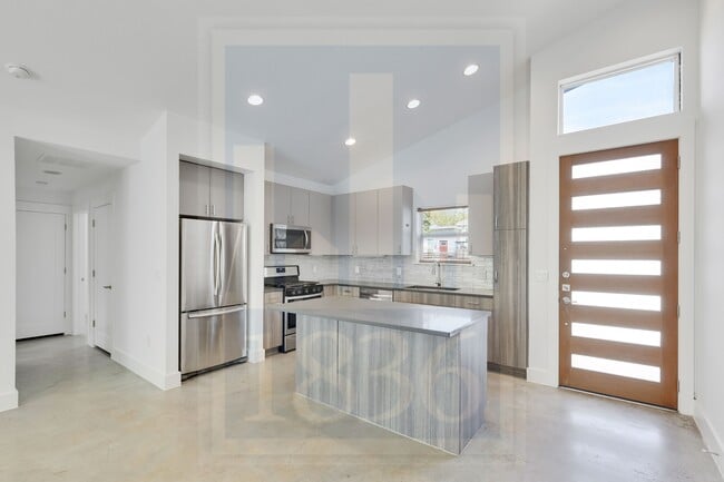 Photo - 1309 Delano St