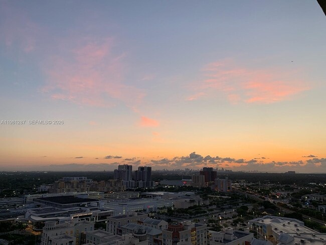 Building Photo - 9055 SW 73rd Ct Unit 1709