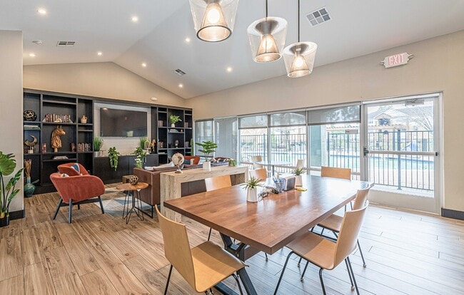 Photo - Pinewood Apartments