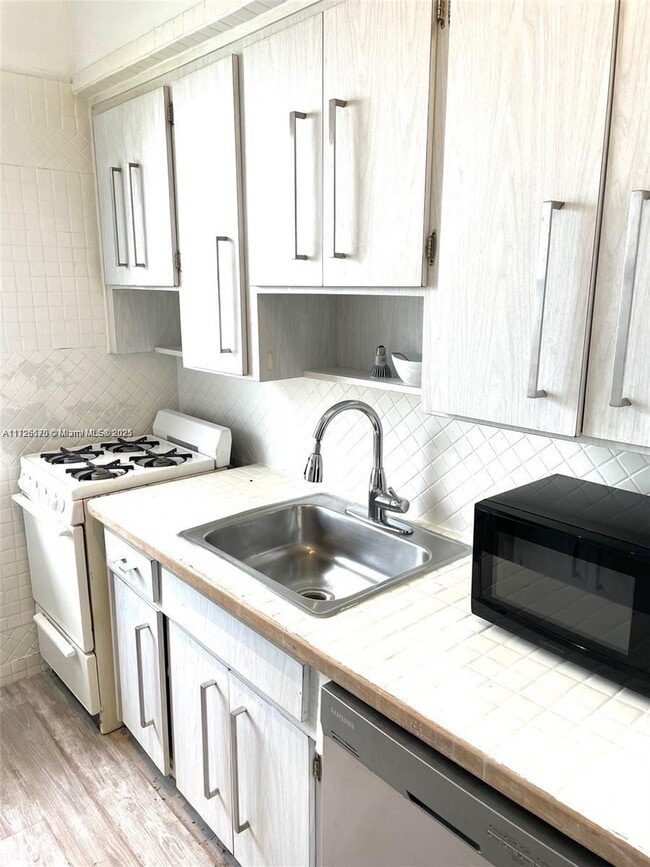 Photo - 821 Jefferson Ave Unit 4