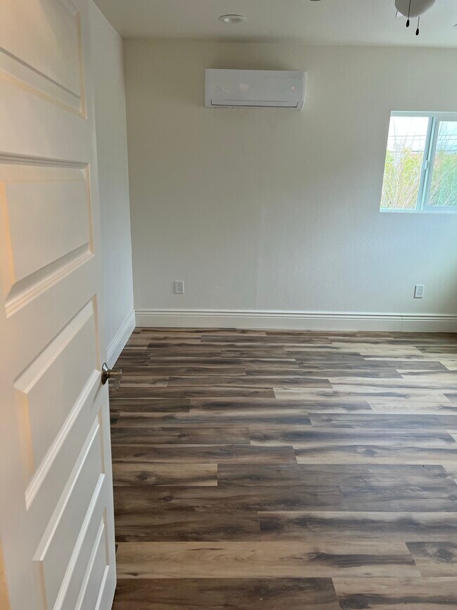 Building Photo - 4701 16th Ave Unit 4