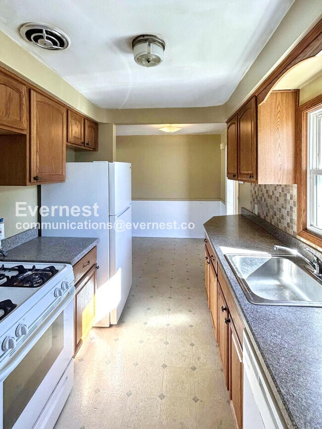 Photo - 30034 Oakdale Rd