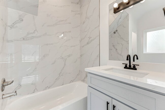 Photo - 6017 Beall St