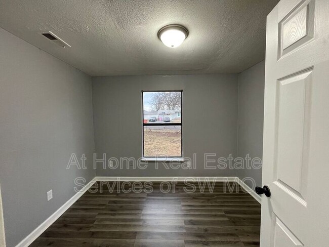 Photo - 2826 W Olive St