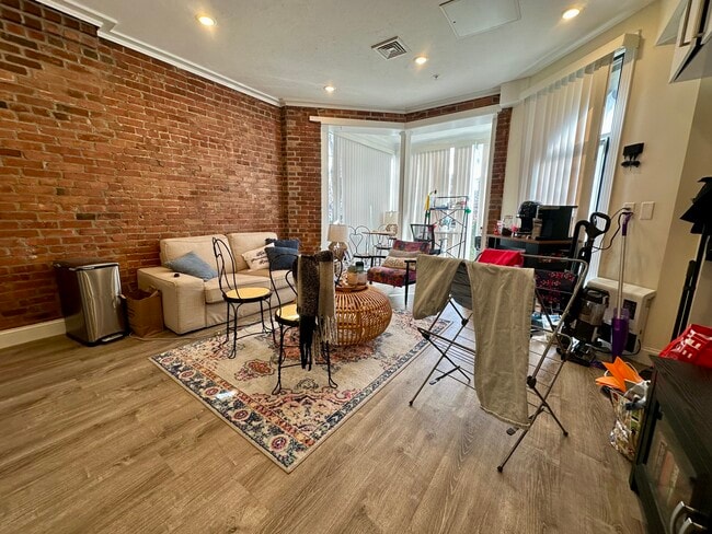 Photo - 1616 Beacon St