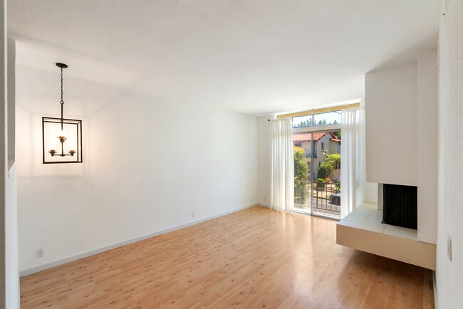Building Photo - 11625 Texas Ave Unit 201