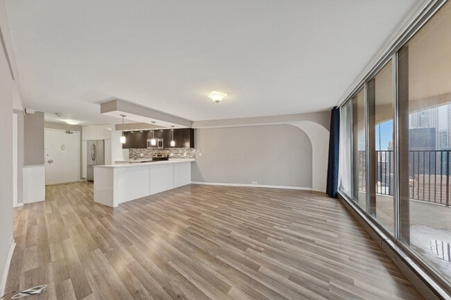 Photo - 300 N State St Unit 4611