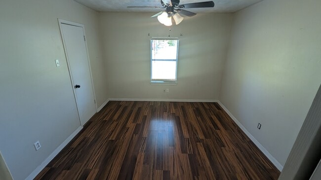 Photo - 1607 Bells Dr