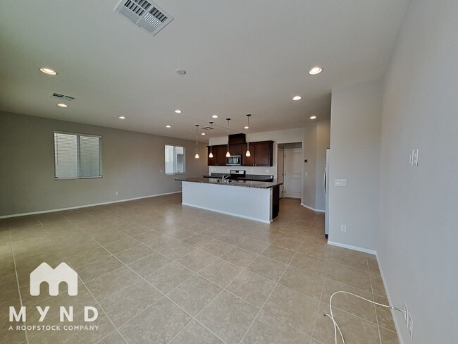 Photo - 6646 Evander St