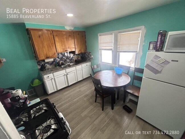 Photo - 15885 Beaverland St