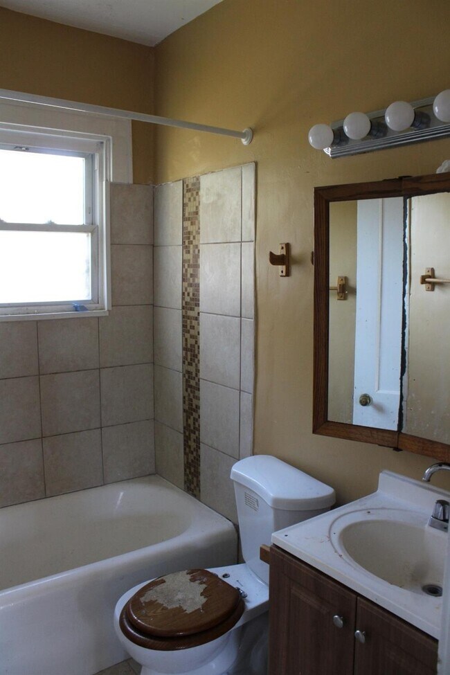 Photo - 2311 Nicholson Ave