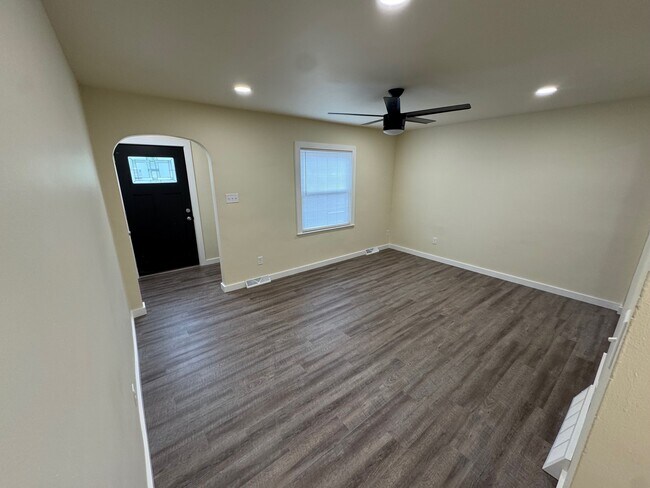 Photo - 2950 Hamburg St Unit 4