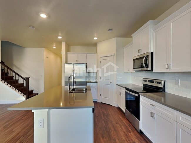 Photo - 1064 S Moorside Ave