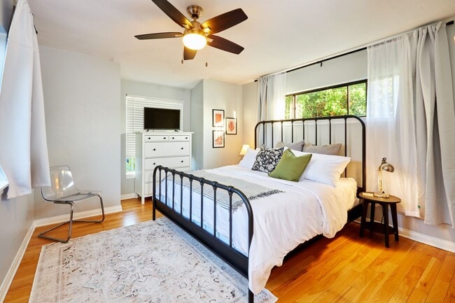 Photo - 4350 Summit Dr