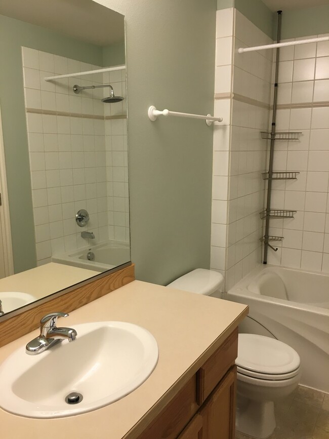 Building Photo - NEW CARPET THROUGHOUT| 2-Bedroom Townhome with Garage