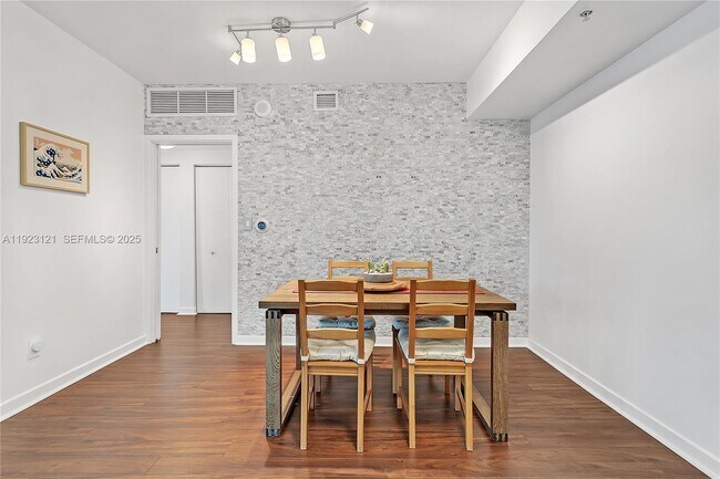 Photo - 335 S Biscayne Blvd Unidad 3008