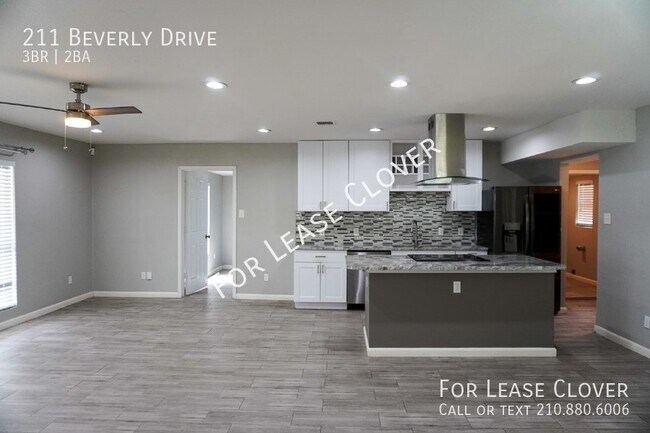 Photo - 211 Beverly Dr