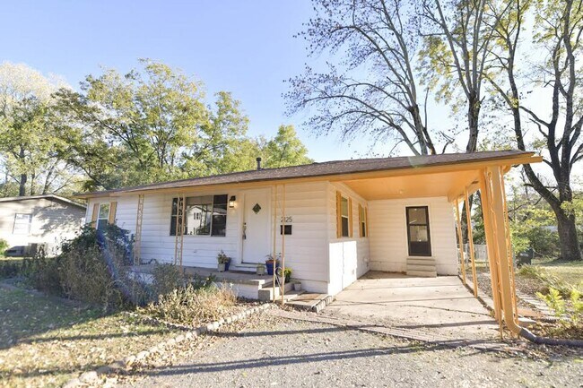 Photo - 2125 Hairston St