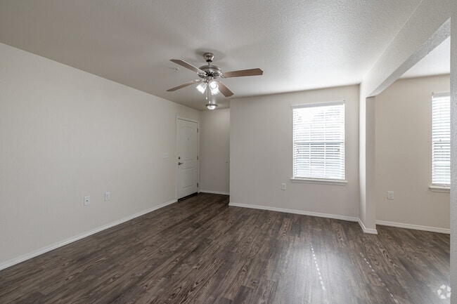 2BR, 2BA - 925SF - Living Room - Trailside Place